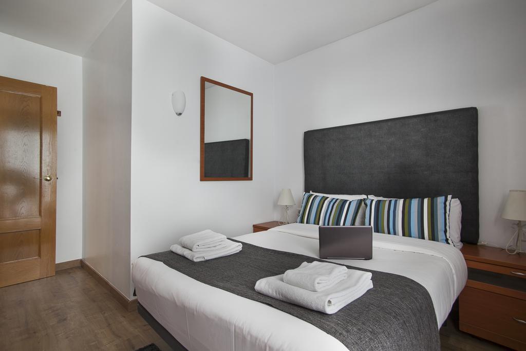 Tendency Apartments Fira Оспиталет де Лобрегат Екстериор снимка